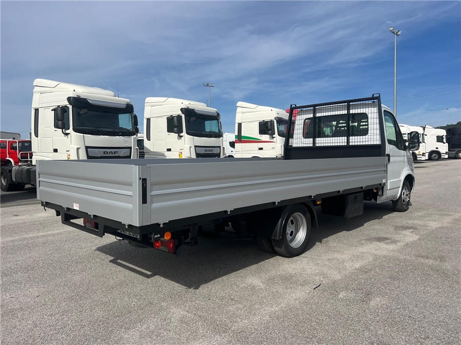 Iveco 35C17 - Flatbed van: picture 4 Iveco 35C17 - Flatbed van: picture 4