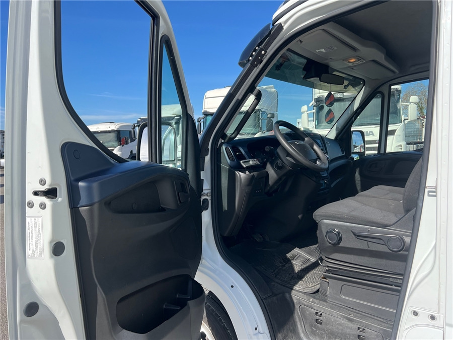 Refrigerated van Iveco daily 35-180: picture 14