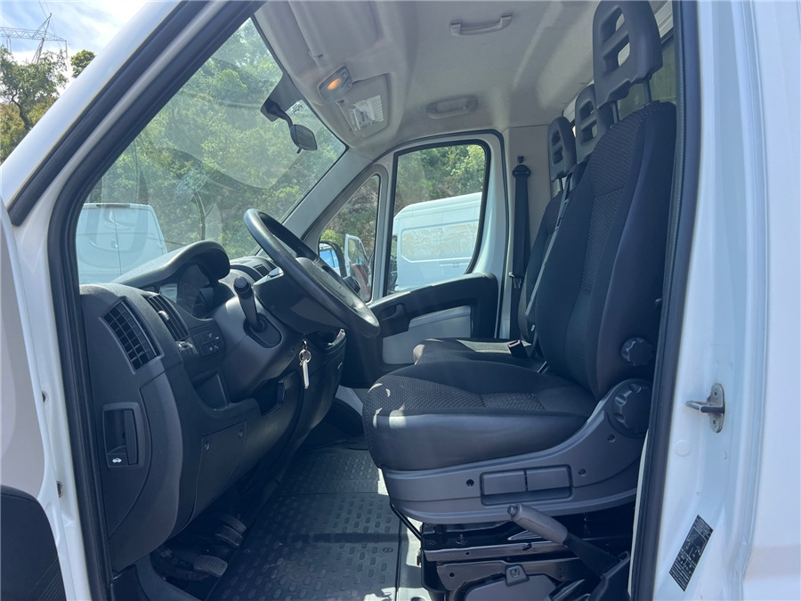 Box van PEUGEOT BOXER: picture 11