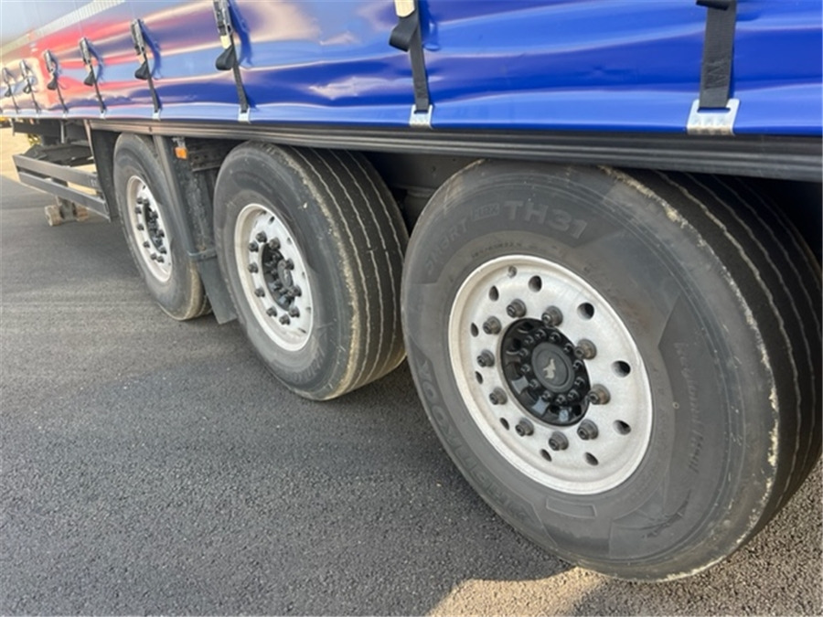 SCHMITZ CARGOBULL - Curtainsider semi-trailer: picture 5 SCHMITZ CARGOBULL - Curtainsider semi-trailer: picture 5