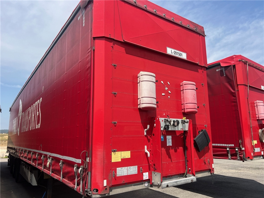 SCHMITZ CARGOBULL SCB-S3T TETO ELEVAR - Curtainsider semi-trailer: picture 2 SCHMITZ CARGOBULL SCB-S3T TETO ELEVAR - Curtainsider semi-trailer: picture 2