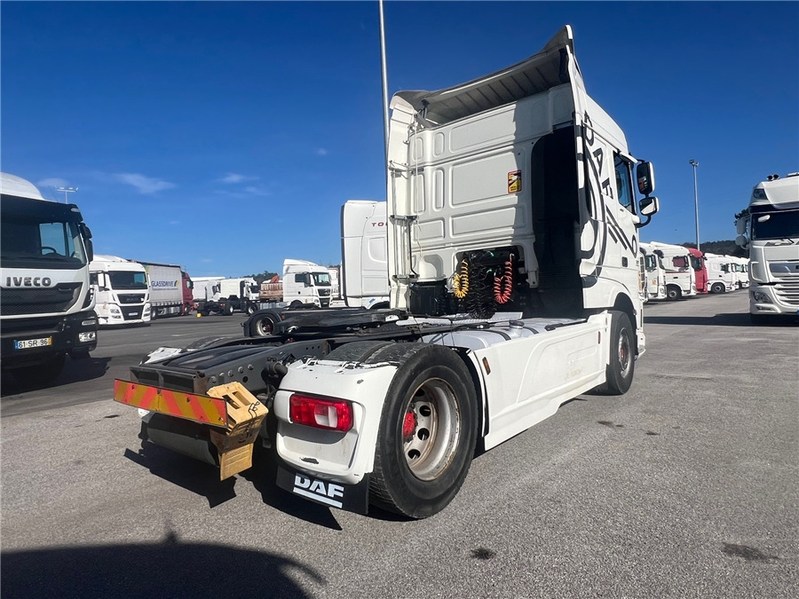DAF XF 105 460 - Tractor unit: picture 3 DAF XF 105 460 - Tractor unit: picture 3