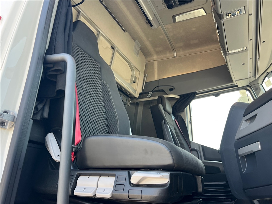 Tractor unit Renault T480 / RETARDER: picture 13
