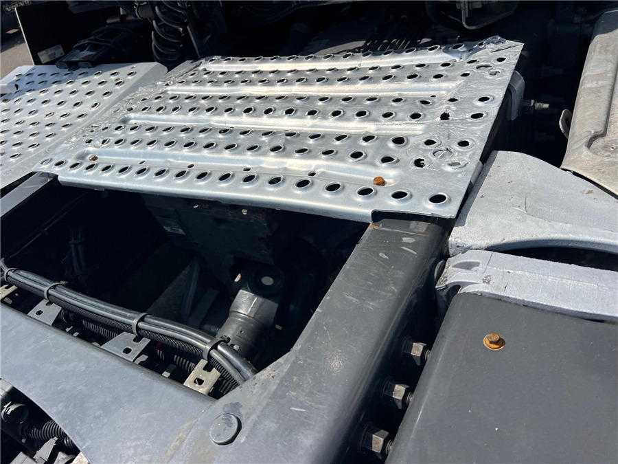 Tractor unit Renault T480 / RETARDER: picture 9