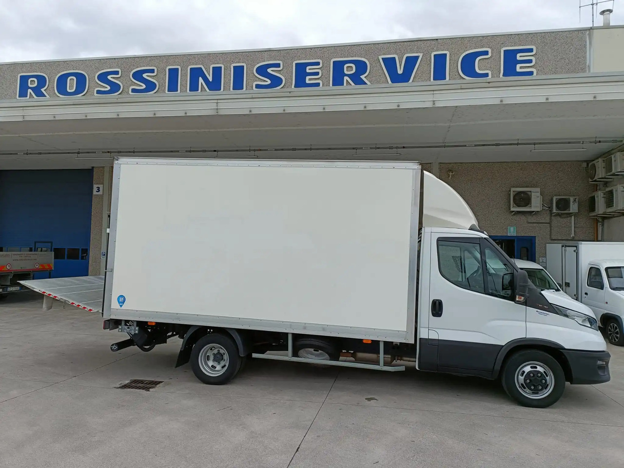 IVECO DAILY 35C16 3.0 - Box van: picture 4 IVECO DAILY 35C16 3.0 - Box van: picture 4