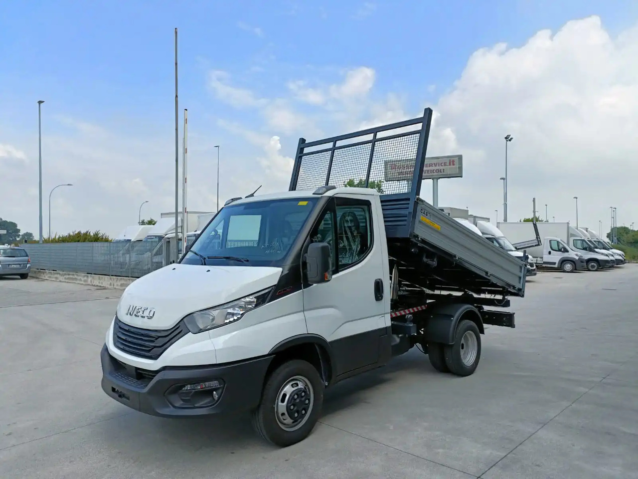 IVECO DAILY 35C16 3000 cc KM 0 - Tipper van: picture 2 IVECO DAILY 35C16 3000 cc KM 0 - Tipper van: picture 2
