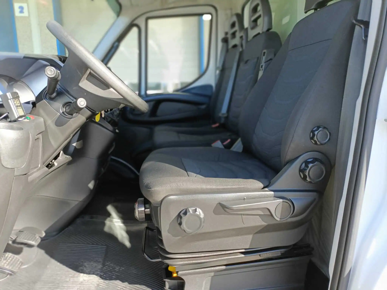 Tipper IVECO DAILY 60C18 RIBALTABILE CON GRU: picture 6