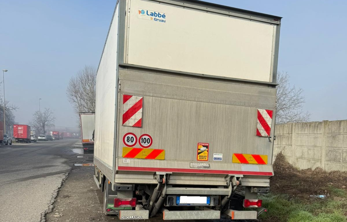 IVECO DAILY 70C18 FURGONATO BOX CON SPONDA - Box truck: picture 2 IVECO DAILY 70C18 FURGONATO BOX CON SPONDA - Box truck: picture 2