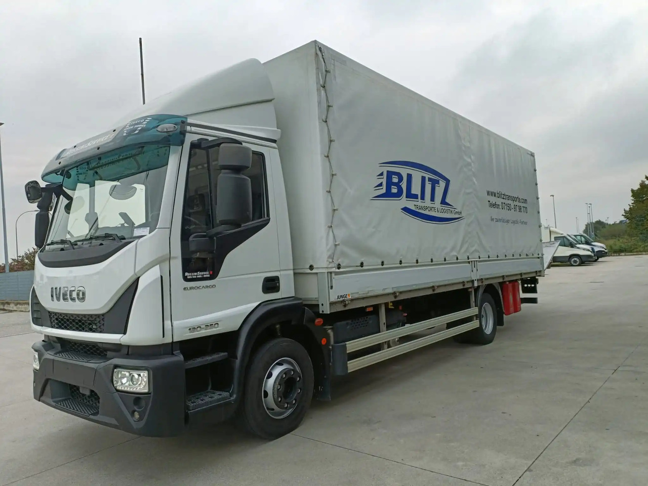 IVECO EUROCARGO 120E25P - Curtainsider truck: picture 2 IVECO EUROCARGO 120E25P - Curtainsider truck: picture 2