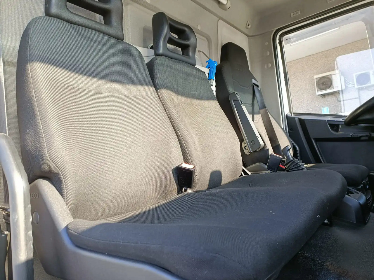 Cab chassis truck IVECO EUROCARGO 140E28P: picture 8