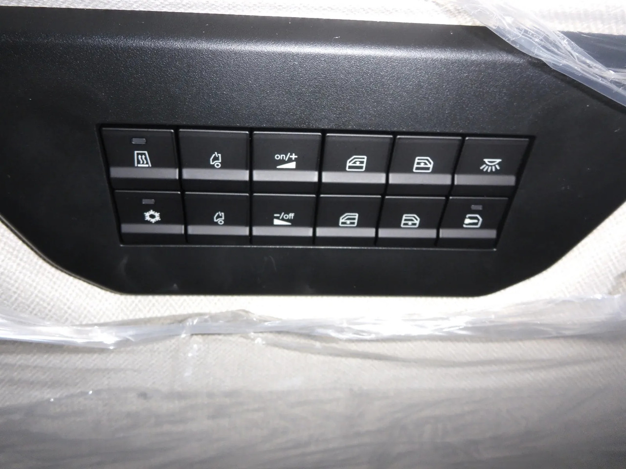 Cab chassis truck IVECO S-WAY 570 TP FULL: picture 10