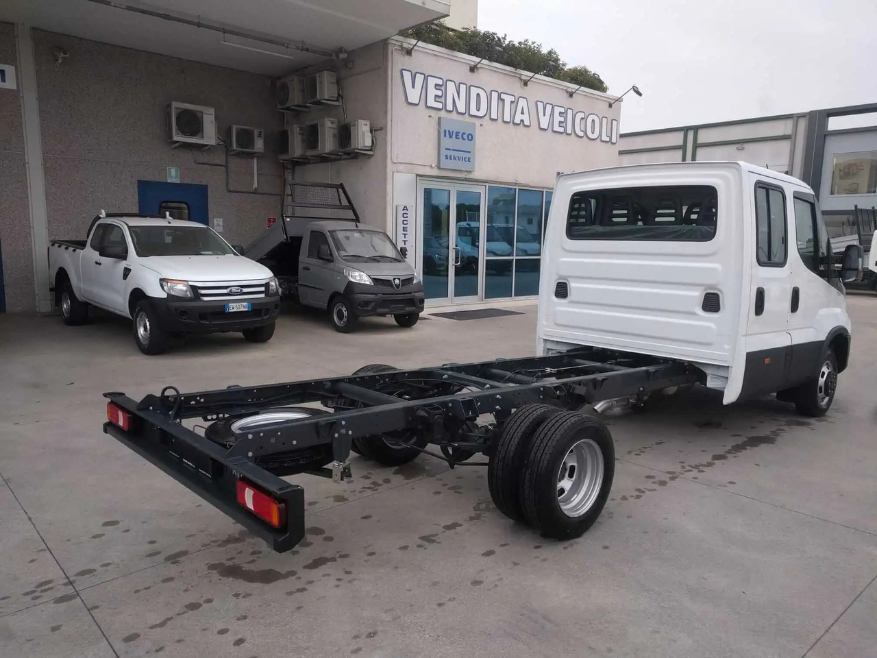 IVECO DAILY 35C18 DOPPIA CABINA 7 POSTI - Van: picture 5 IVECO DAILY 35C18 DOPPIA CABINA 7 POSTI - Van: picture 5