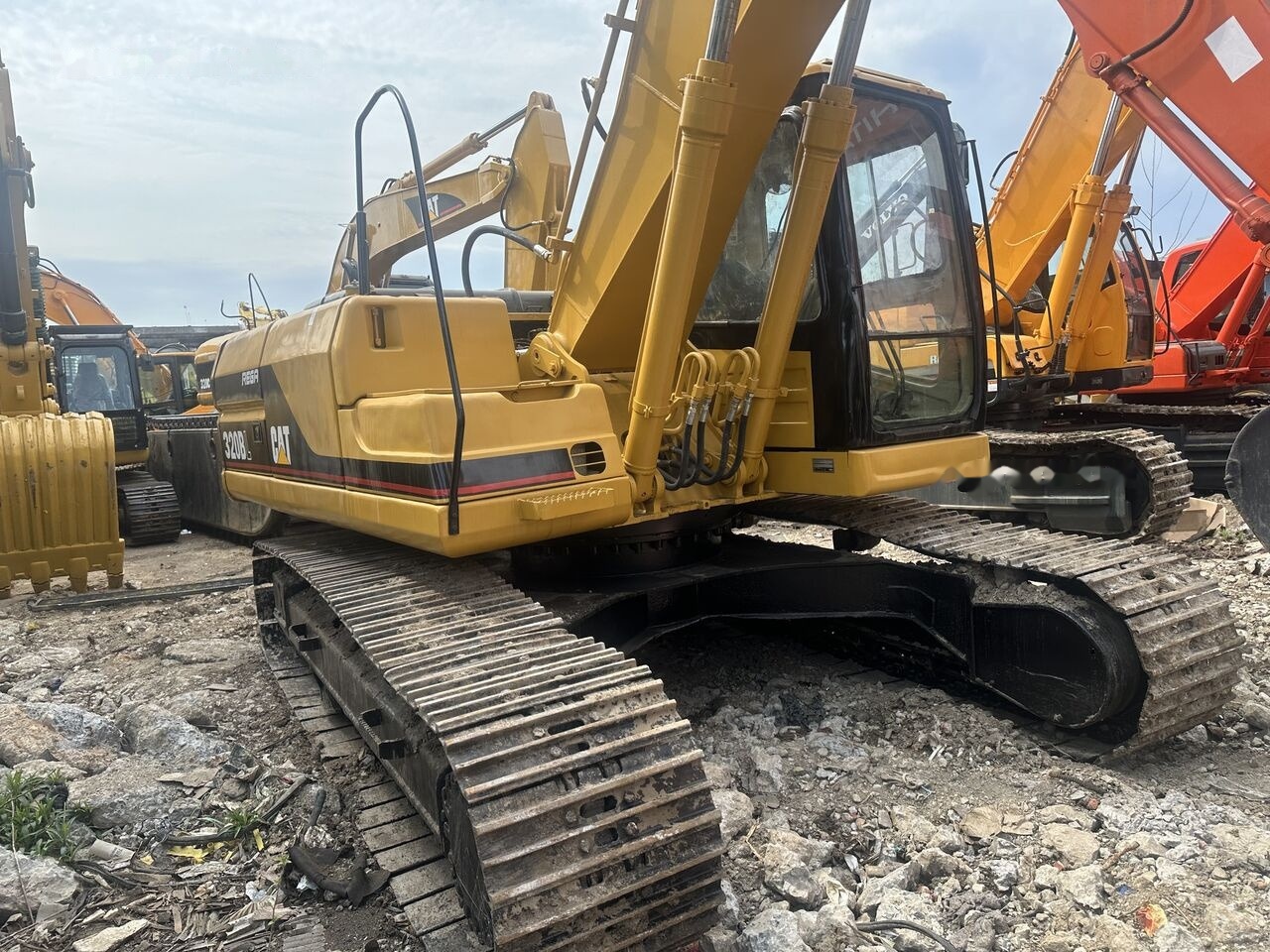 Caterpillar 320B - Crawler excavator: picture 2 Caterpillar 320B - Crawler excavator: picture 2