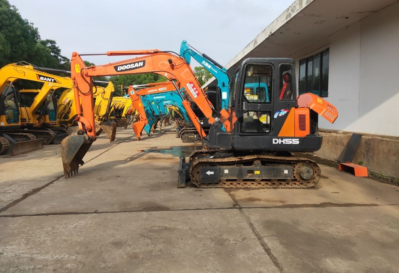 Doosan DH55 - Mini excavator: picture 3 Doosan DH55 - Mini excavator: picture 3