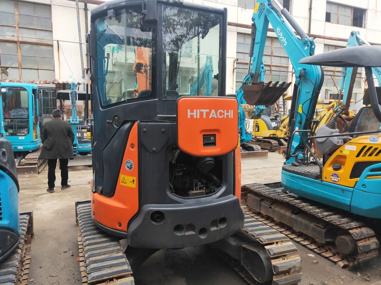 Mini excavator Hitachi ZX35: picture 6