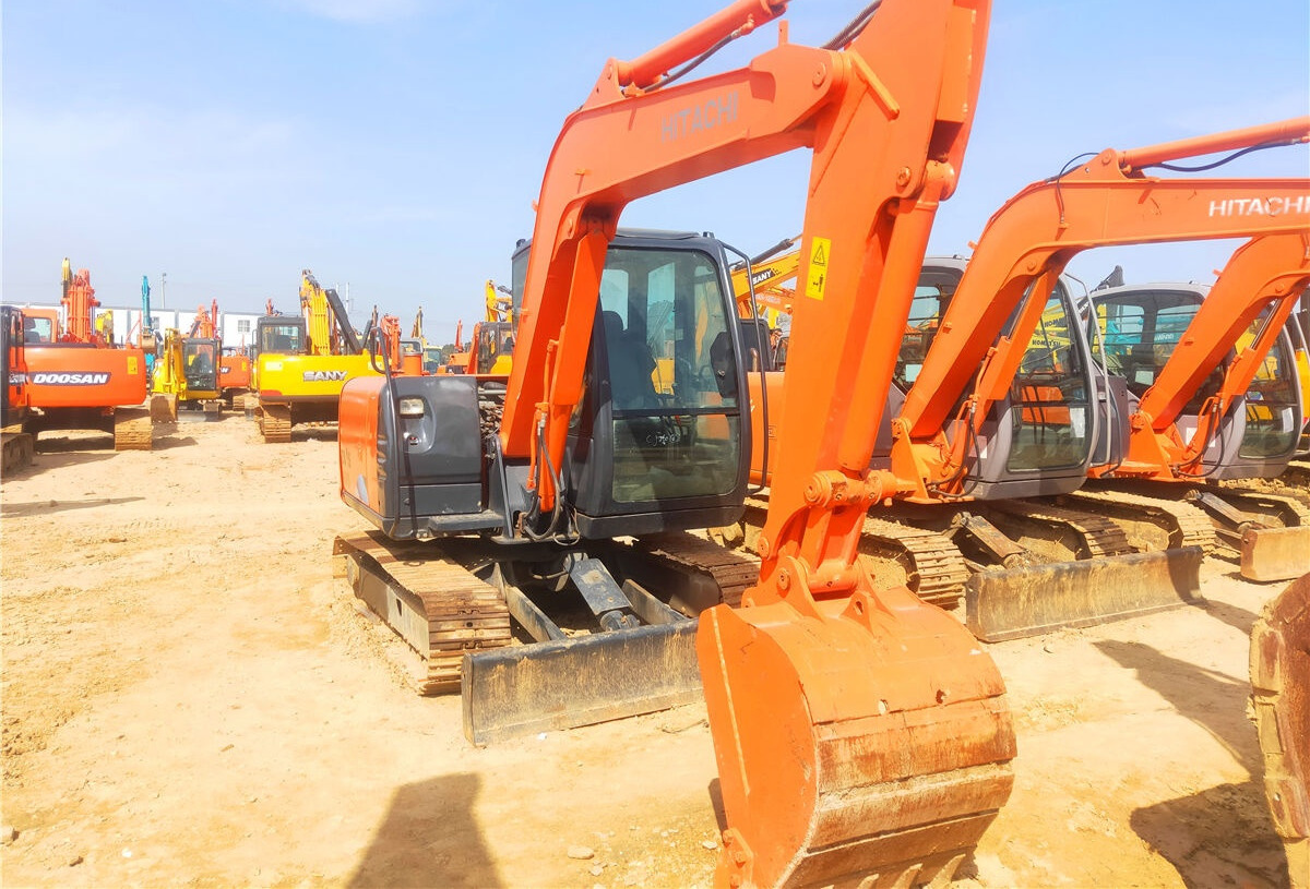 Hitachi ZX60 - Mini excavator: picture 4 Hitachi ZX60 - Mini excavator: picture 4