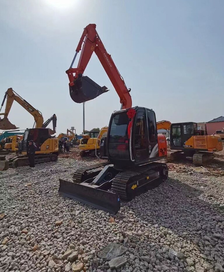 Hitachi ZX70 - Crawler excavator: picture 1 Hitachi ZX70 - Crawler excavator: picture 1