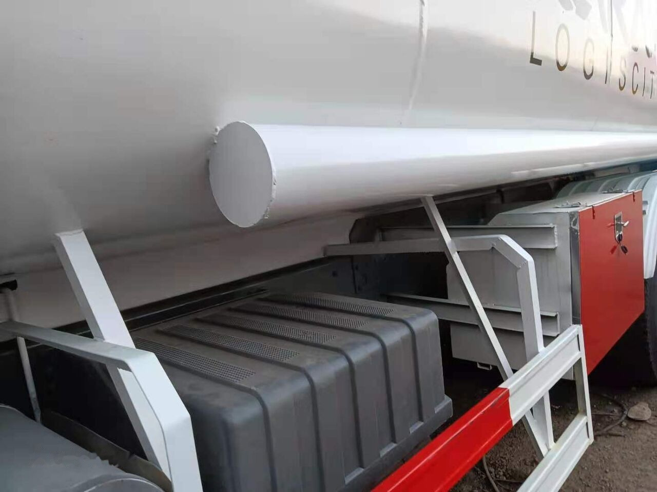 Howo 371 - Tank truck: picture 5 Howo 371 - Tank truck: picture 5