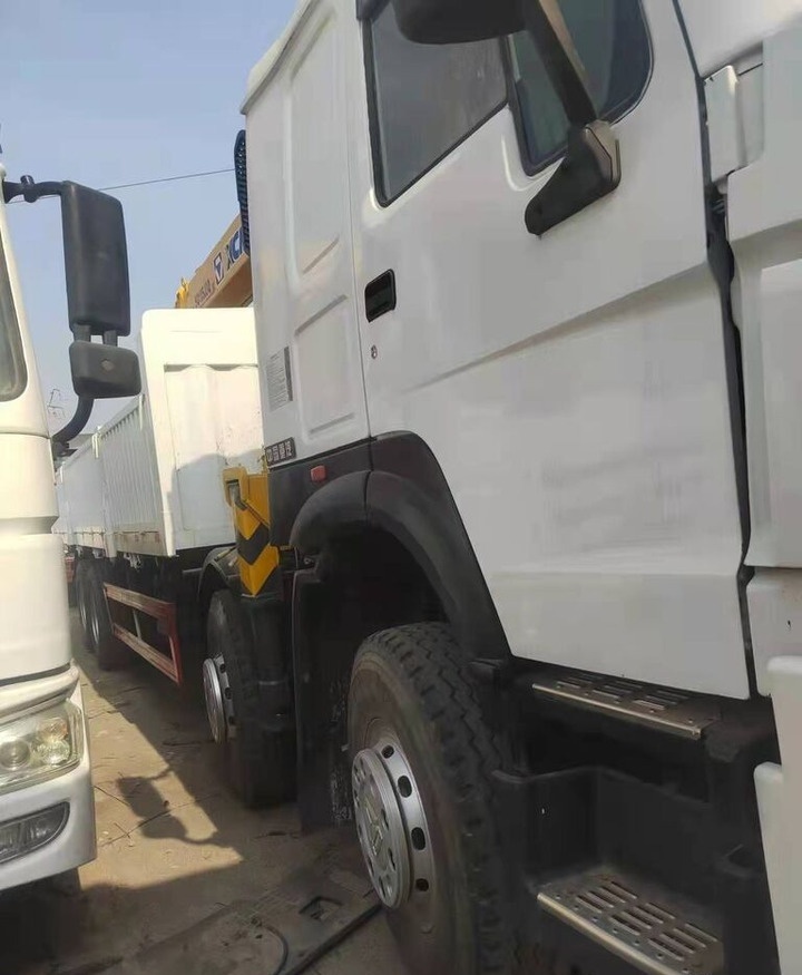 Howo 371 - Tipper, Crane truck: picture 5 Howo 371 - Tipper, Crane truck: picture 5
