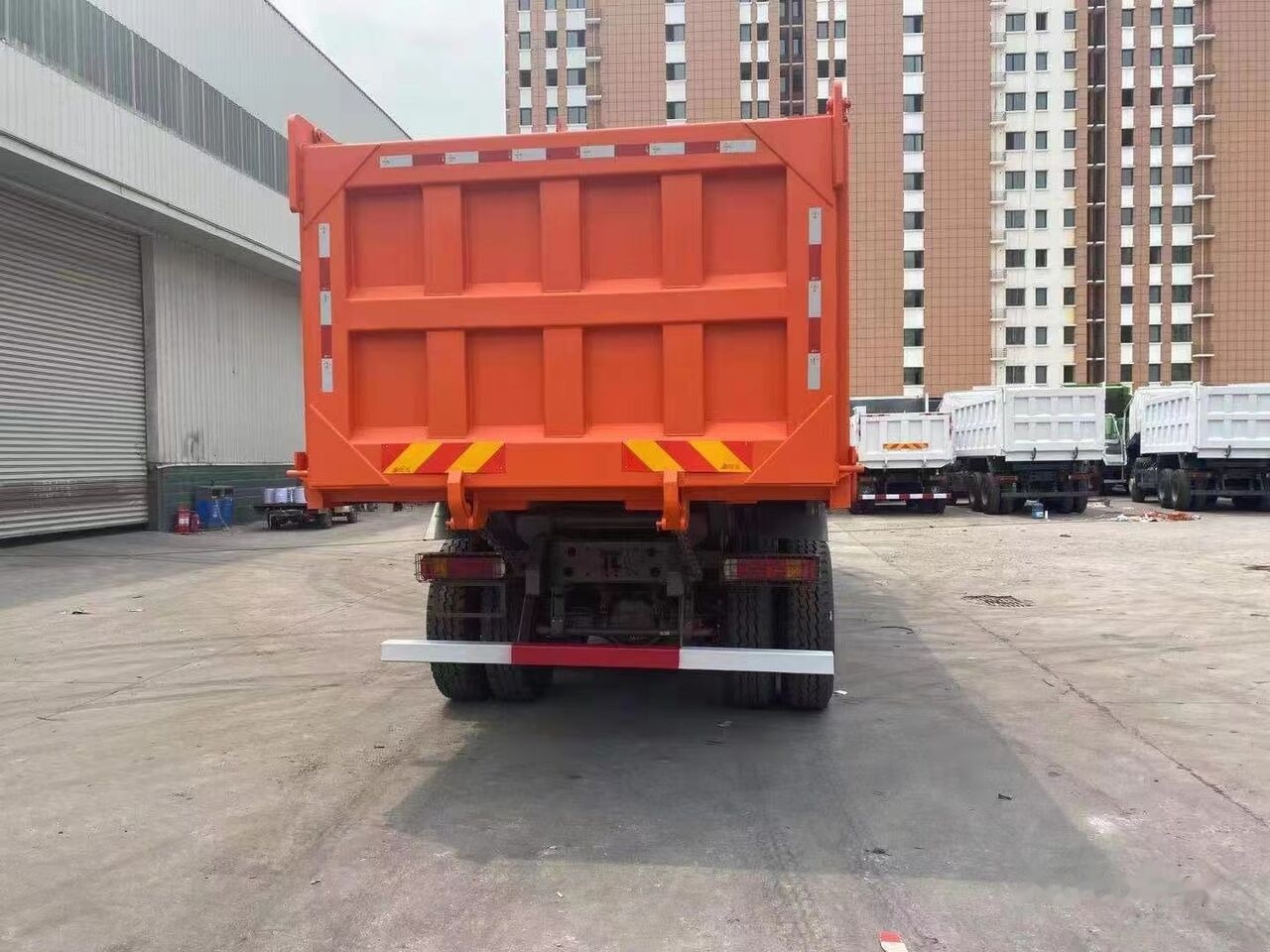 Howo 371 - Tipper: picture 3 Howo 371 - Tipper: picture 3