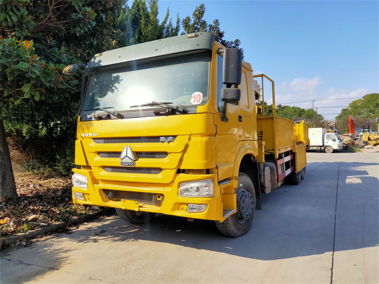 Howo 375 - Tipper, Crane truck: picture 3 Howo 375 - Tipper, Crane truck: picture 3