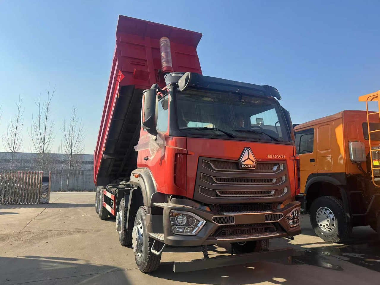 Howo HAOHAN DUMP TRUCK 8X4 - Tipper: picture 1 Howo HAOHAN DUMP TRUCK 8X4 - Tipper: picture 1