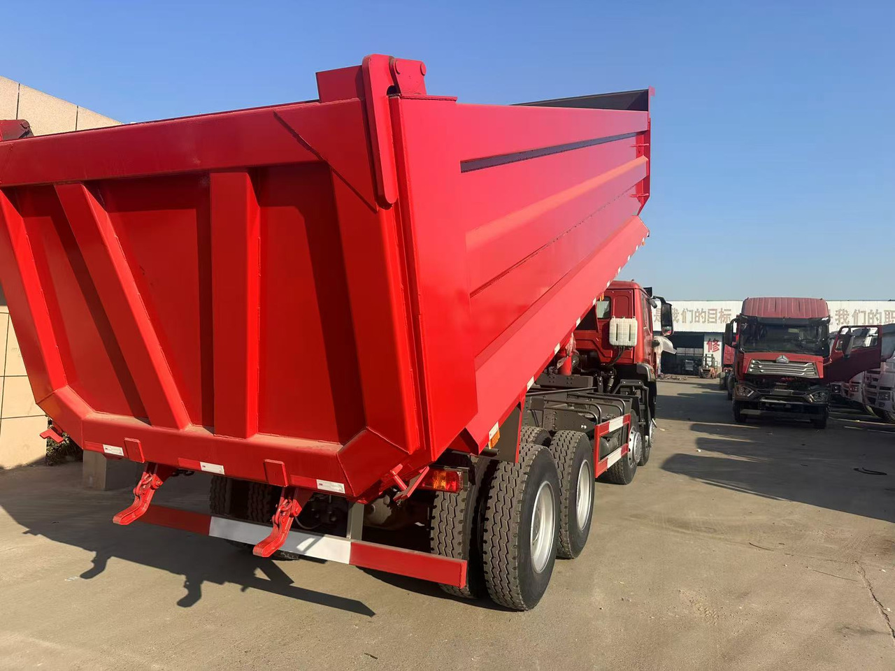 Howo HAOHAN DUMP TRUCK 8X4 - Tipper: picture 5 Howo HAOHAN DUMP TRUCK 8X4 - Tipper: picture 5