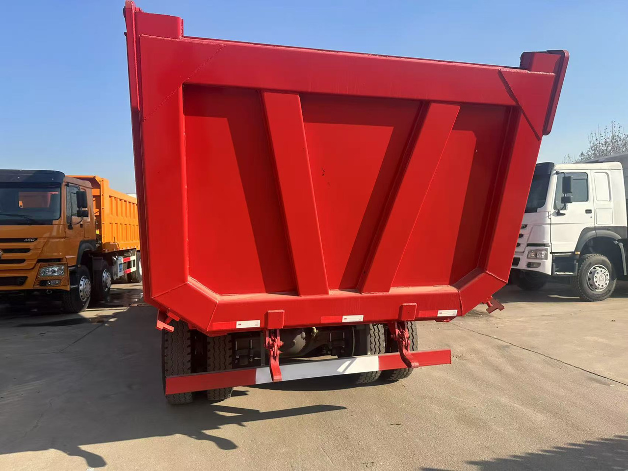 Howo HAOHAN DUMP TRUCK 8X4 - Tipper: picture 3 Howo HAOHAN DUMP TRUCK 8X4 - Tipper: picture 3