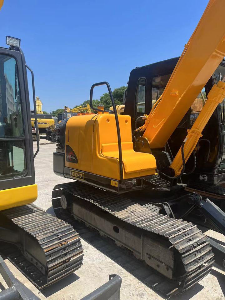 Hyundai R80-7 - Mini excavator: picture 2 Hyundai R80-7 - Mini excavator: picture 2