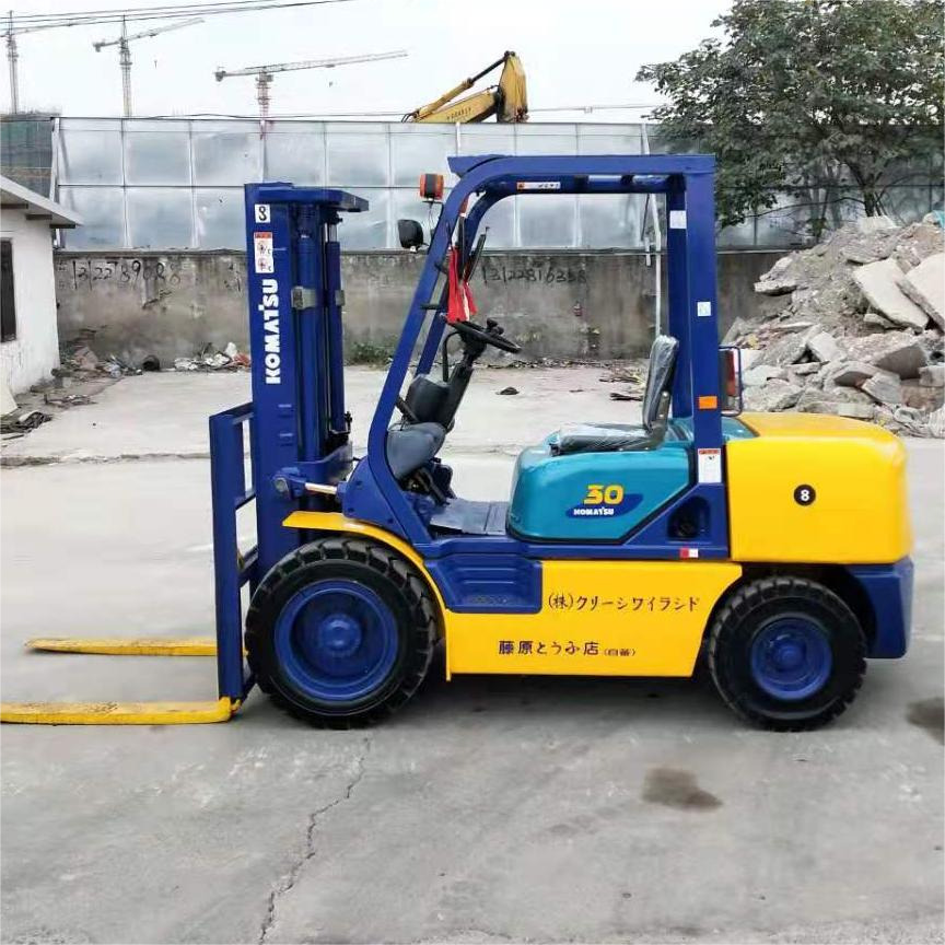 Komatsu FD30T - Diesel forklift: picture 2 Komatsu FD30T - Diesel forklift: picture 2