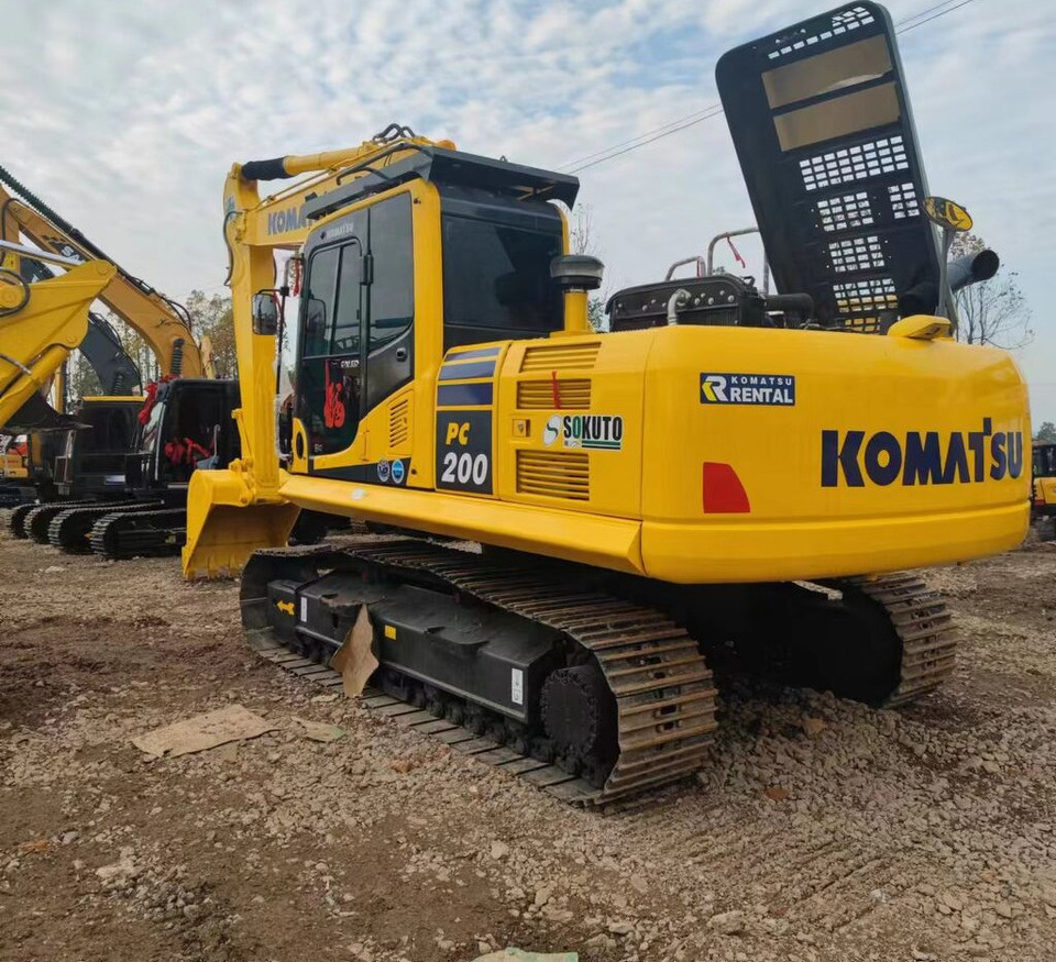 Crawler excavator Komatsu PC200-8: picture 8
