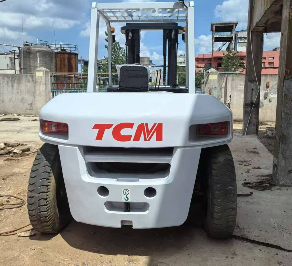 TCM FD100 - Diesel forklift: picture 1 TCM FD100 - Diesel forklift: picture 1