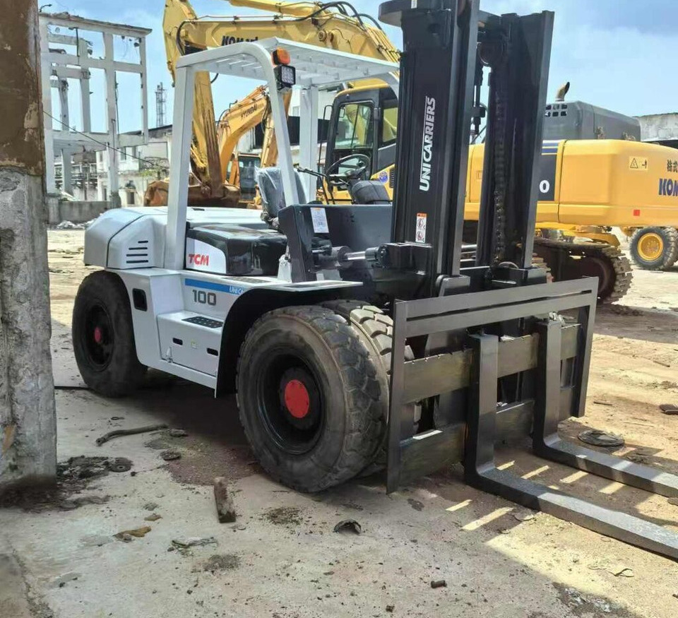 TCM FD100 - Diesel forklift: picture 3 TCM FD100 - Diesel forklift: picture 3