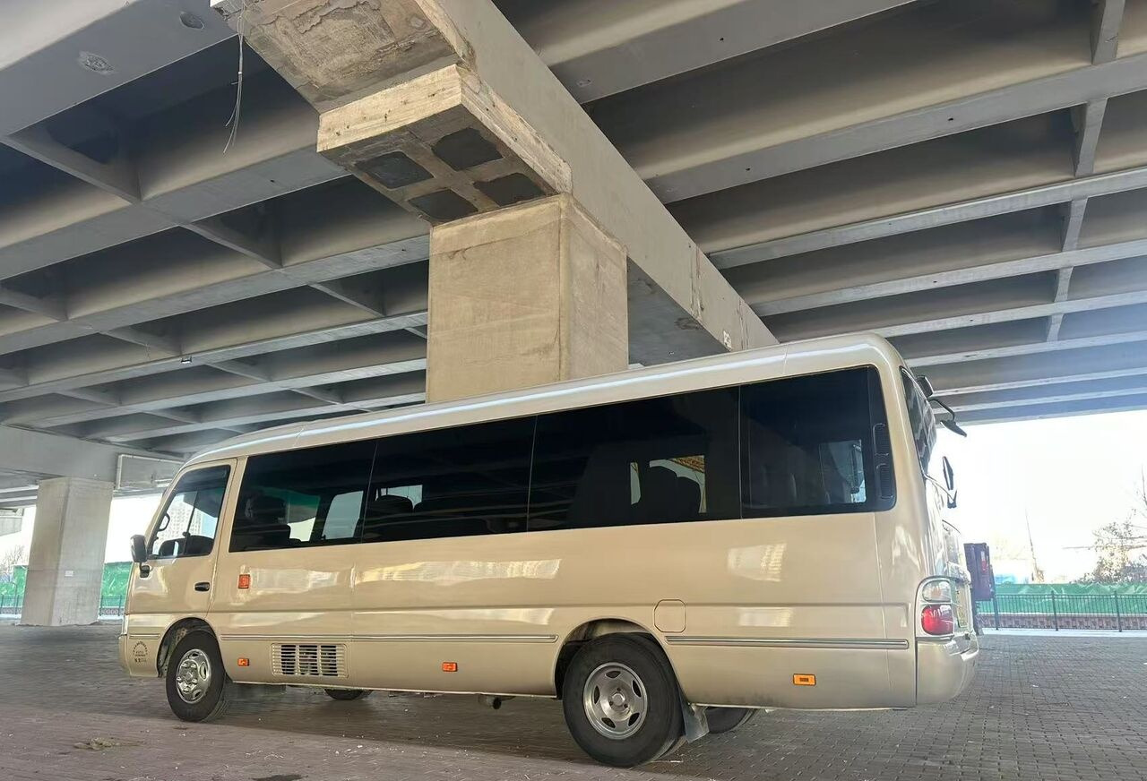Toyota - Suburban bus: picture 1 Toyota - Suburban bus: picture 1