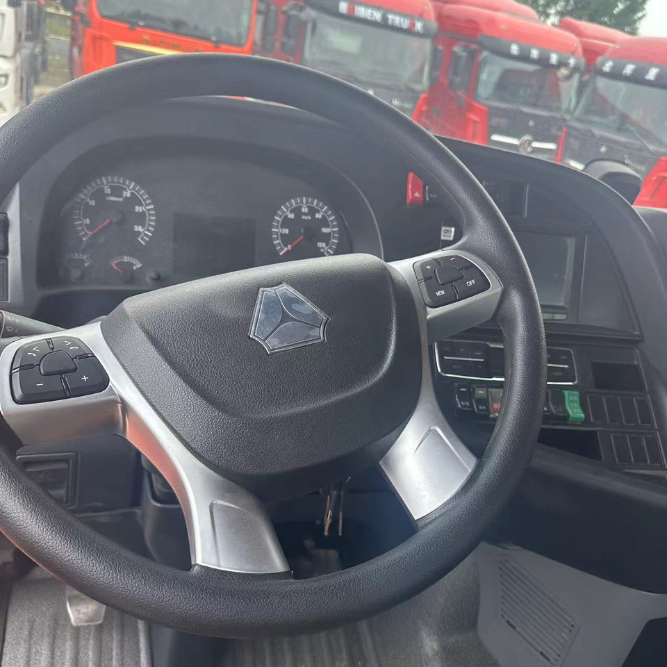 Sinotruk - Tractor unit: picture 1 Sinotruk - Tractor unit: picture 1