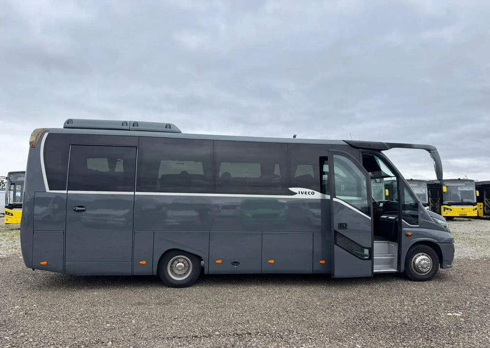 Iveco Daily - Coach: picture 2 Iveco Daily - Coach: picture 2
