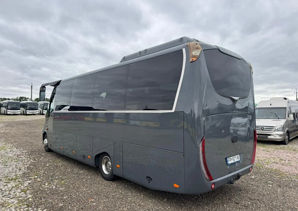 Iveco Daily - Coach: picture 4 Iveco Daily - Coach: picture 4