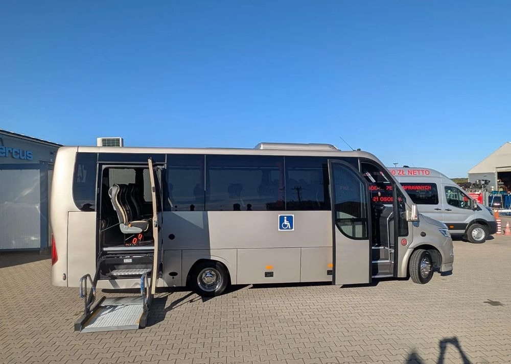 Lease a  Mercedes-Benz Sprinter 519 Mercedes-Benz Sprinter 519: picture 8