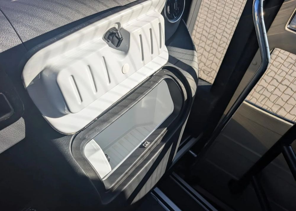 Lease a  Mercedes-Benz Sprinter 519 Mercedes-Benz Sprinter 519: picture 17