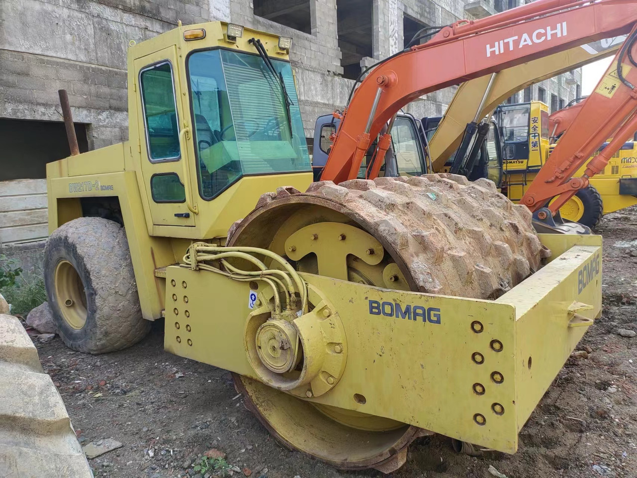 BOMAG BW217D - Compactor: picture 1 BOMAG BW217D - Compactor: picture 1