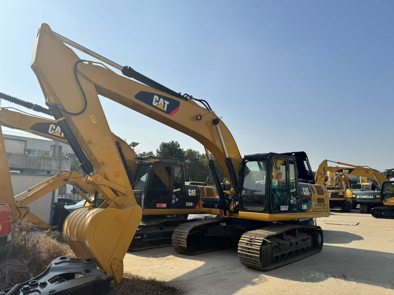 CAT 330D - Crawler excavator: picture 2 CAT 330D - Crawler excavator: picture 2
