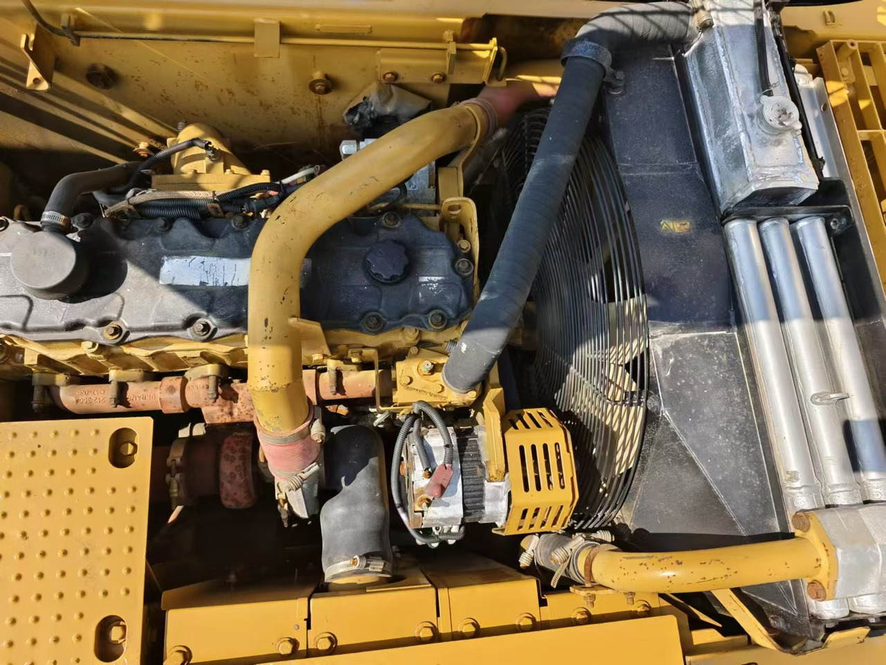 CAT 330D2 - Crawler excavator: picture 5 CAT 330D2 - Crawler excavator: picture 5