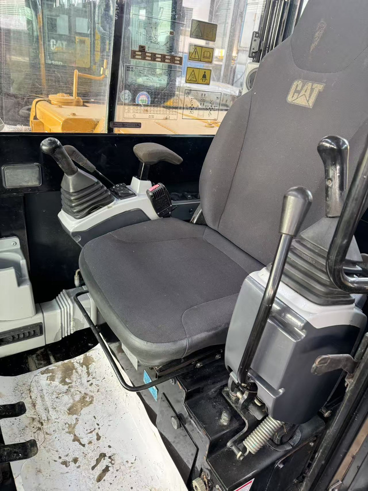 CATERPILLAR 305.5E2 - Mini excavator: picture 3 CATERPILLAR 305.5E2 - Mini excavator: picture 3