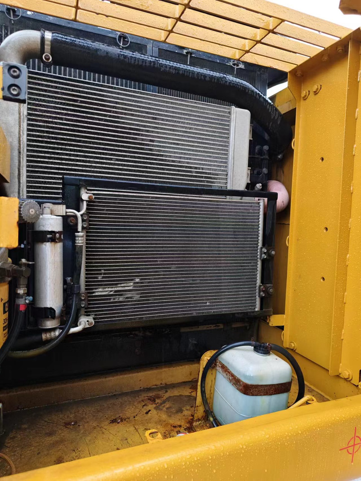 Lease a CATERPILLAR 320D CATERPILLAR 320D: picture 6