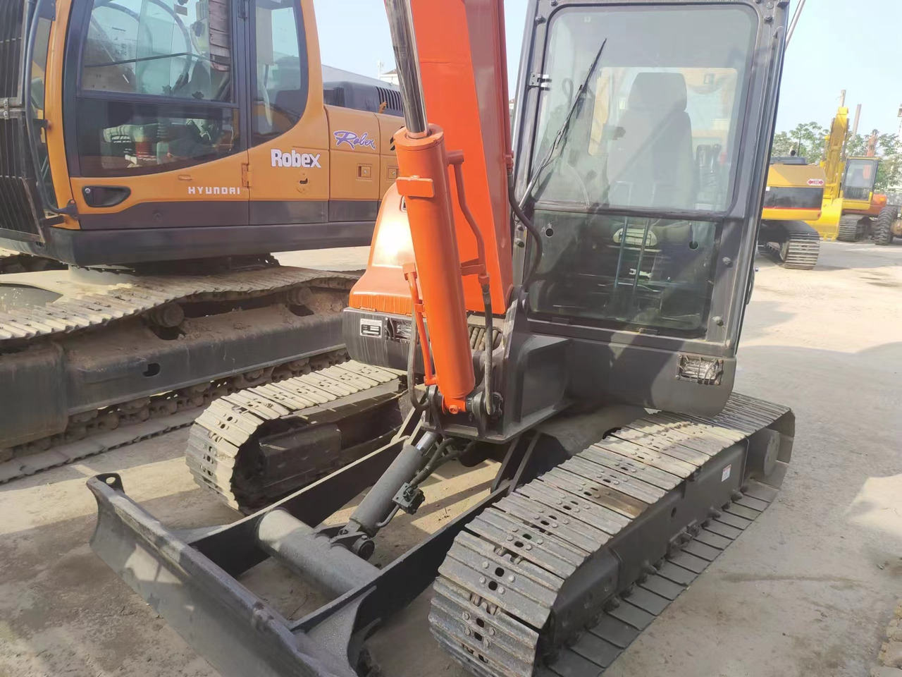 DOOSAN DX60 - Mini excavator: picture 4 DOOSAN DX60 - Mini excavator: picture 4