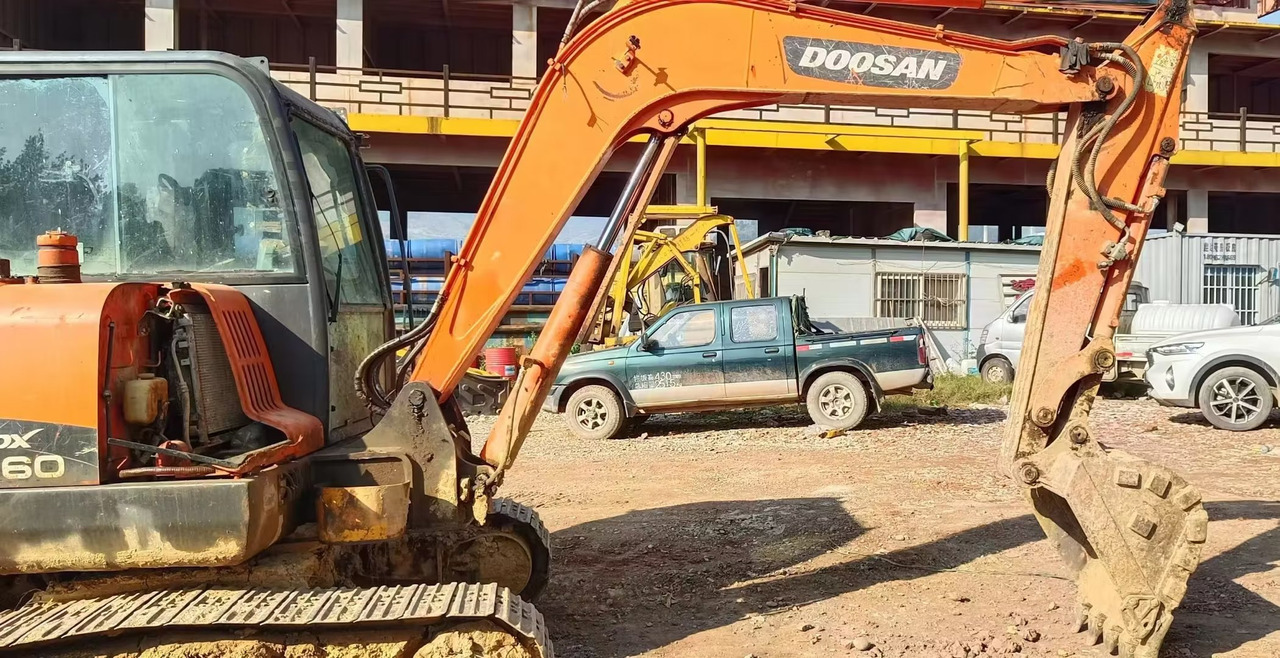 DOOSAN dx60 - Mini excavator: picture 2 DOOSAN dx60 - Mini excavator: picture 2