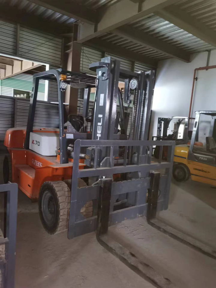 HELI 70 DIESEL FORKLIFT 7TON - Diesel forklift: picture 3 HELI 70 DIESEL FORKLIFT 7TON - Diesel forklift: picture 3