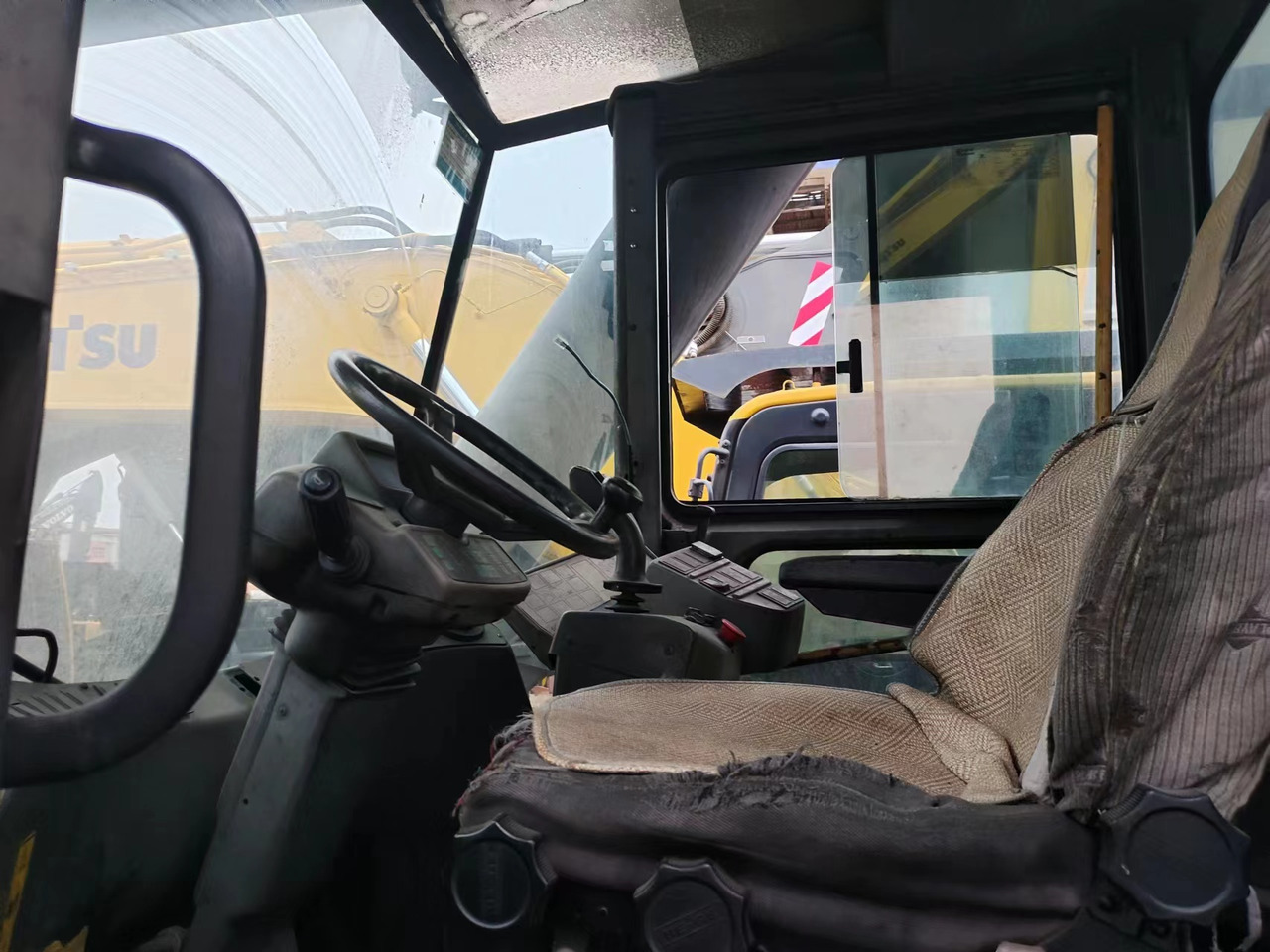 KARMAL DRF450 - Reach stacker: picture 4 KARMAL DRF450 - Reach stacker: picture 4