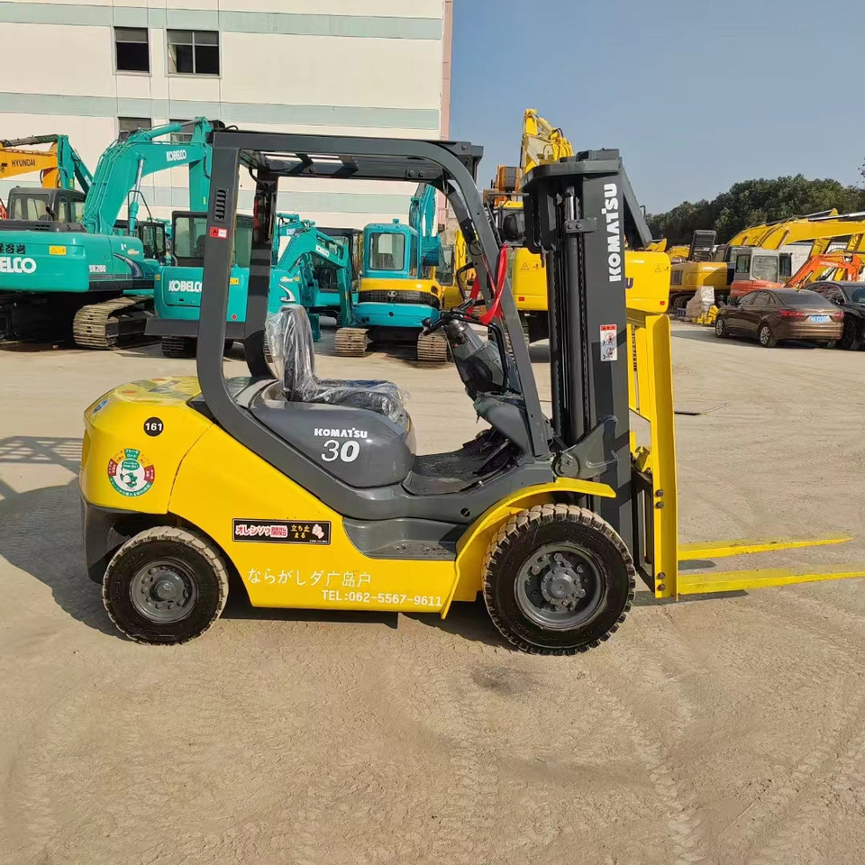 KOMATSU FD30 - Diesel forklift: picture 2 KOMATSU FD30 - Diesel forklift: picture 2