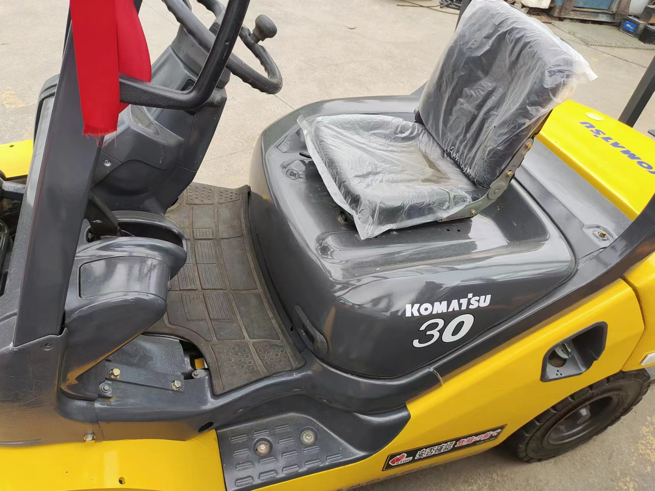 Lease a KOMATSU FD30 FD50 FD70 Japanese diesel forklift KOMATSU FD30 FD50 FD70 Japanese diesel forklift: picture 6